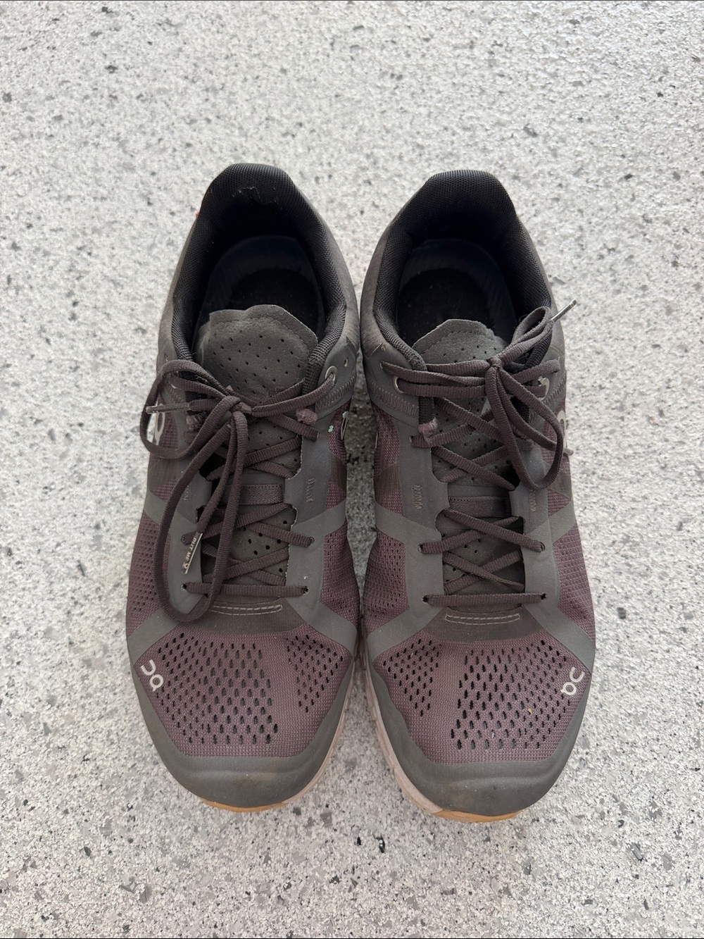 On Running women’s Low-Profile pink  and Gray Training Sneakers